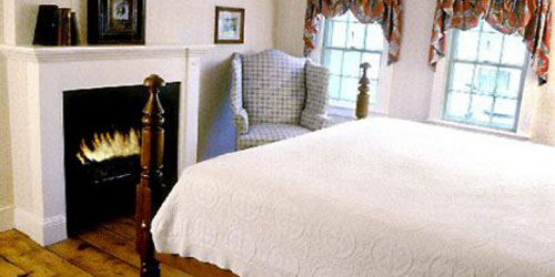 Superior Suite 500x250 - Griswold Inn - Essex, CT