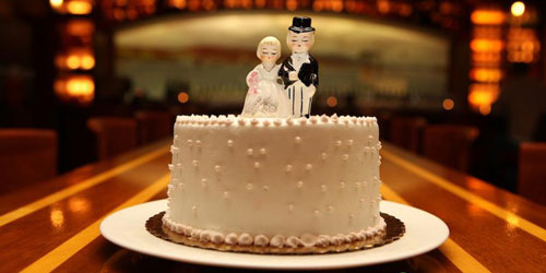 Mini Wedding Cake Photo Credit Brian Ambrose 500x250 - Griswold Inn - Essex, CT