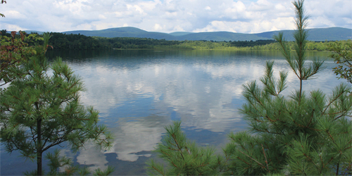 Lake View - Interlaken Inn - Lakeville CT