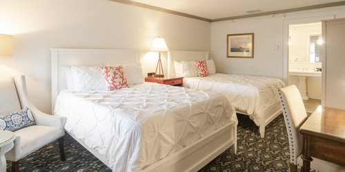 Stonington Double Queen Room - Whaler's Inn - Mystic, CT