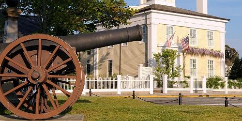 Cannon Square at Stonington Borough – Mystic Connecticut